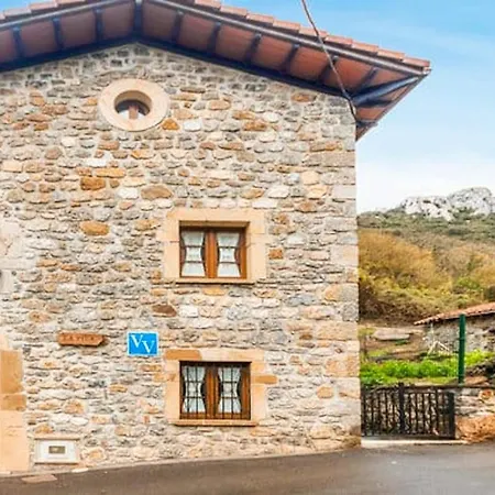 Holiday home In Rural Area With Mountain View In Trescares