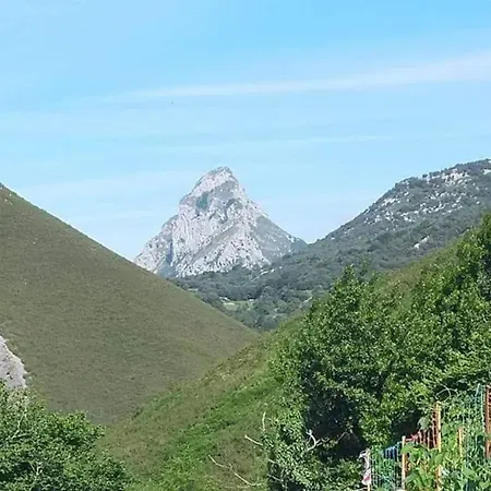 In Rural Area With Mountain View In Prázdninový dům Trescares